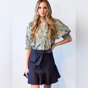 NWT Never A Wallflower Women’s Gathered Button Top XS Sage Blue Floral Blouse